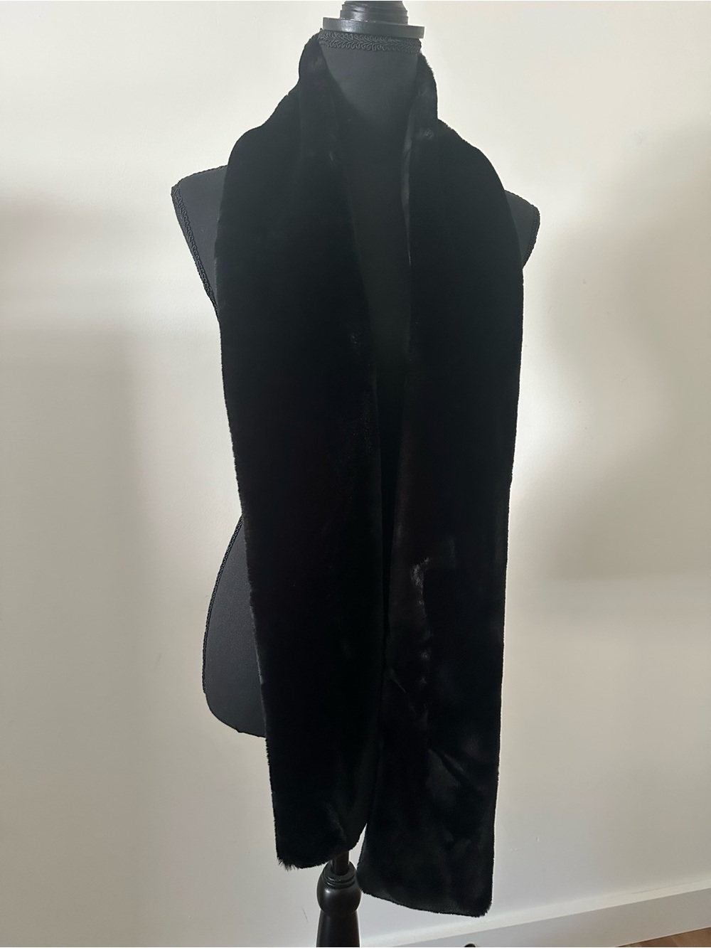 Cejon Black Velvet Scarf